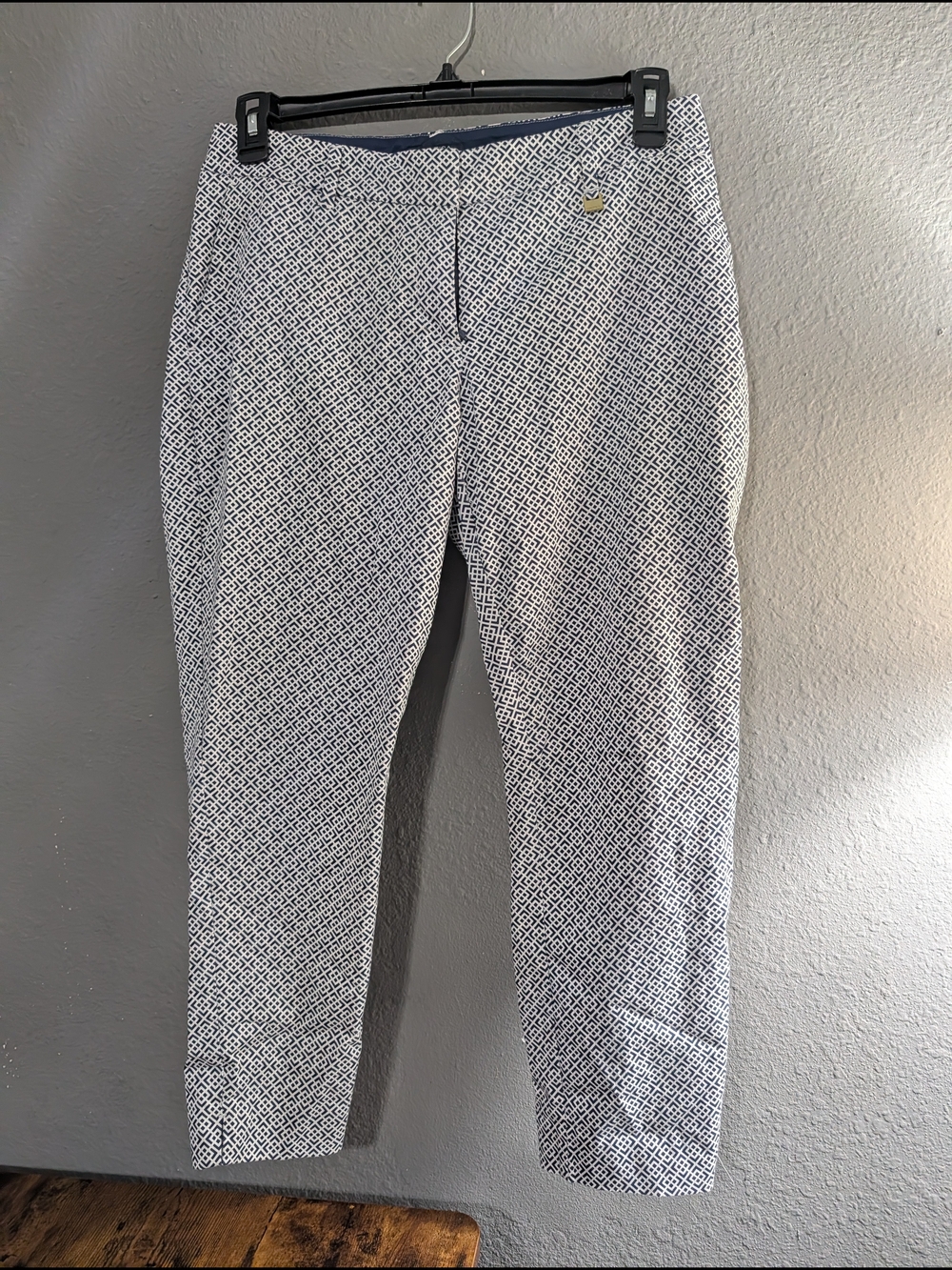 Nautica White & Navy Geometric Cropped Pants